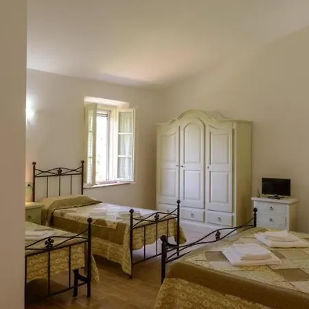 Pretenzano Alloggio per agriturismo *